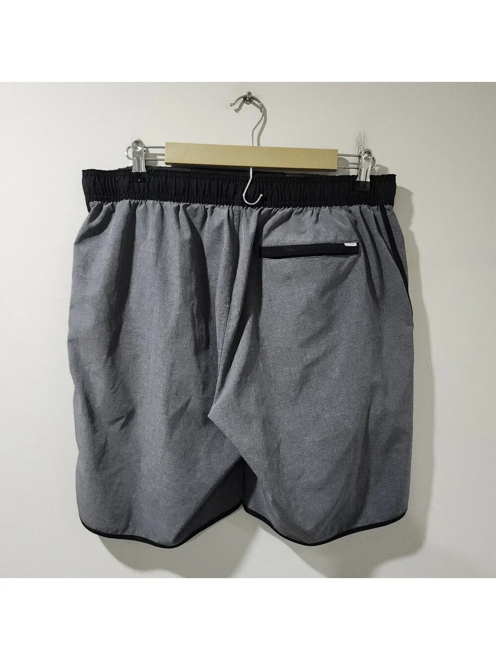 Vuori Banks Shorts Gym Exercise Casual Athletic Outdoor Beach Summer Mens Large